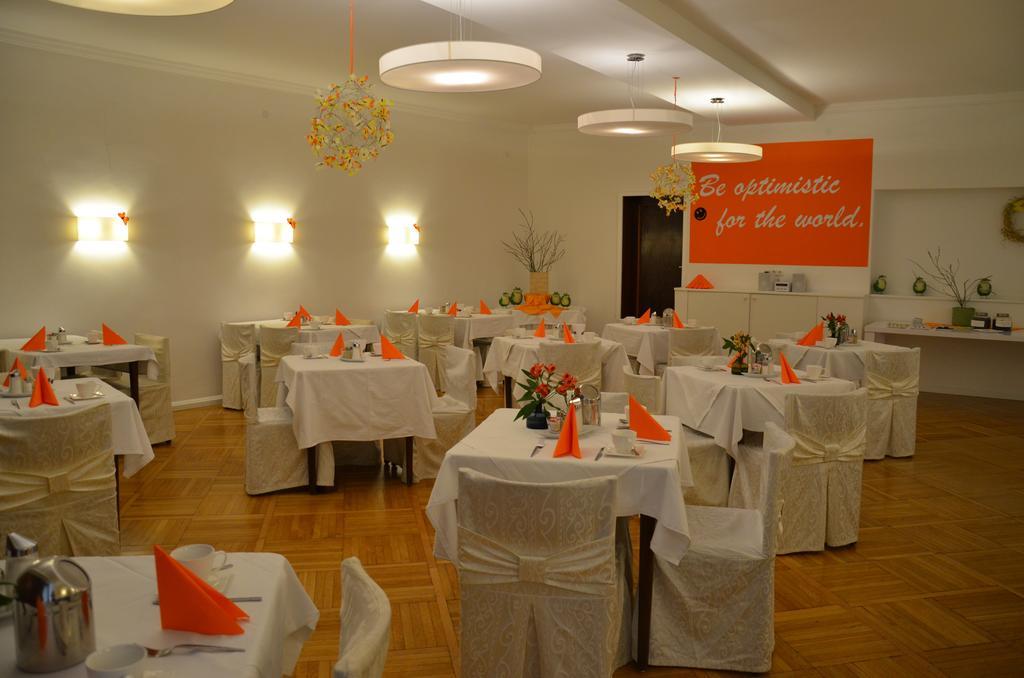 Stadthotel Guertler アムシュテッテン エクステリア 写真