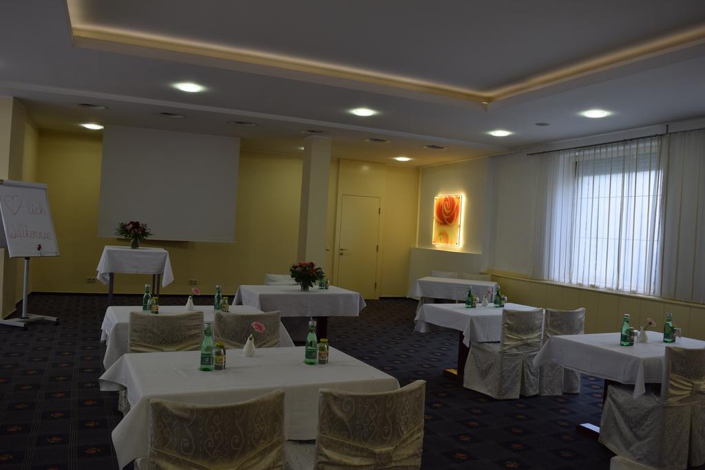 Stadthotel Guertler アムシュテッテン エクステリア 写真