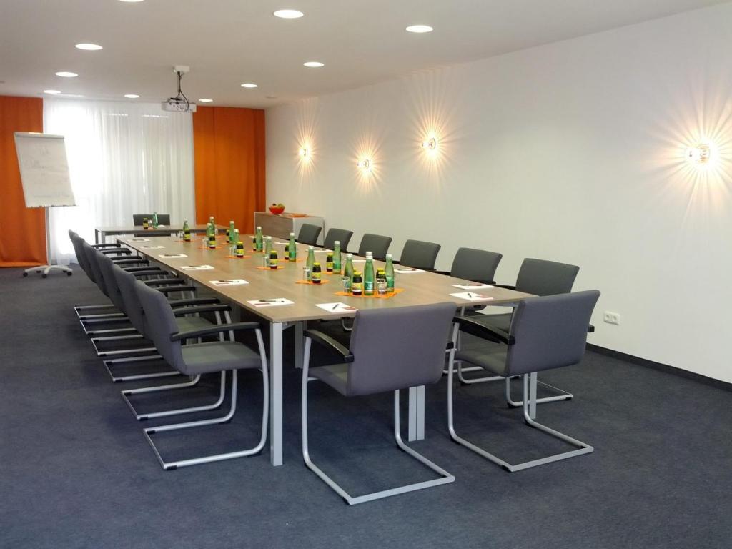 Stadthotel Guertler アムシュテッテン エクステリア 写真